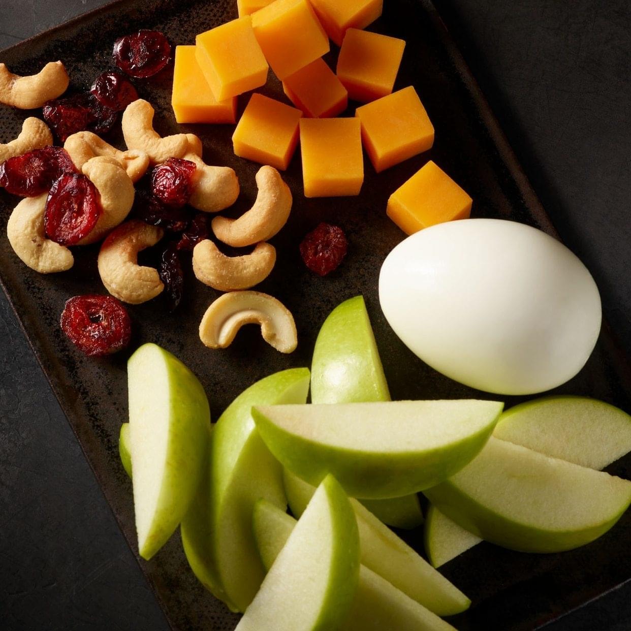 Starbucks Prosnax Green Apples, Egg, Mild Cheddar Cheese, and Cashews Snack Box Nutrition Facts